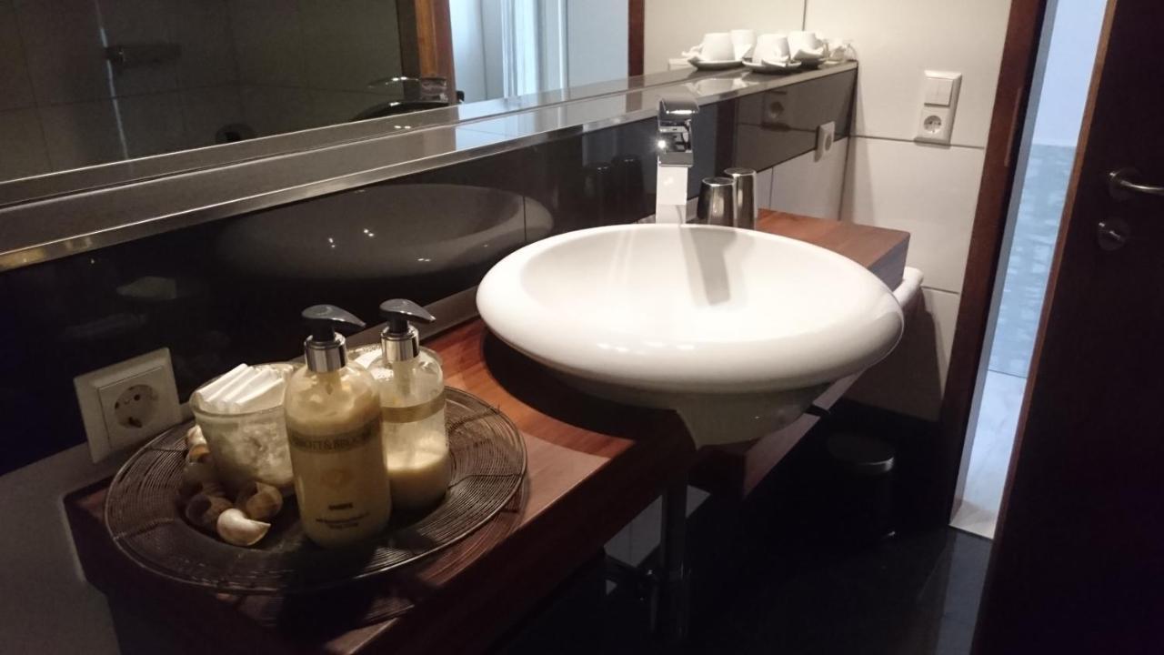 K82 Bnb & Hotel Kirchentellinsfurt Ngoại thất bức ảnh